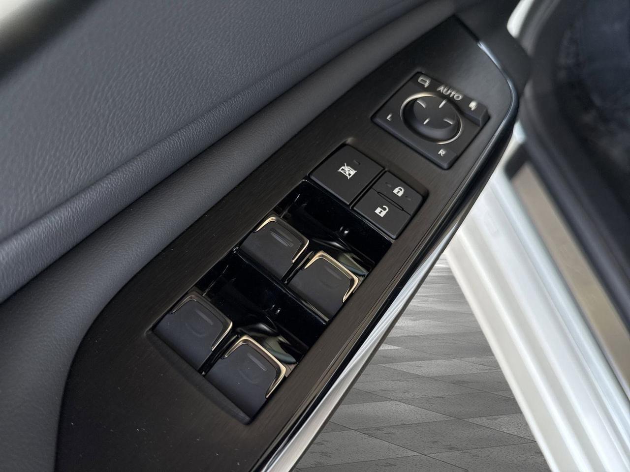 2025 Lexus ES 300h San Antonio TX