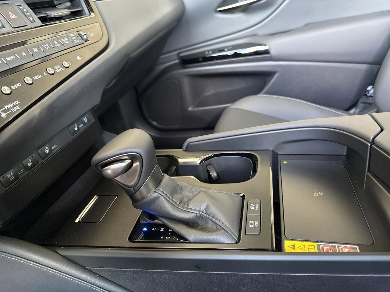 2025 Lexus ES 300h San Antonio TX