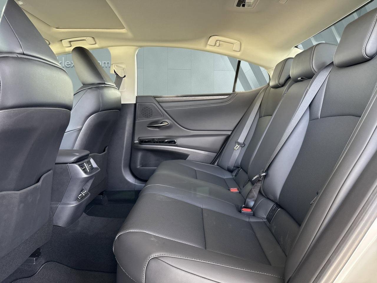 2025 Lexus ES 300h San Antonio TX