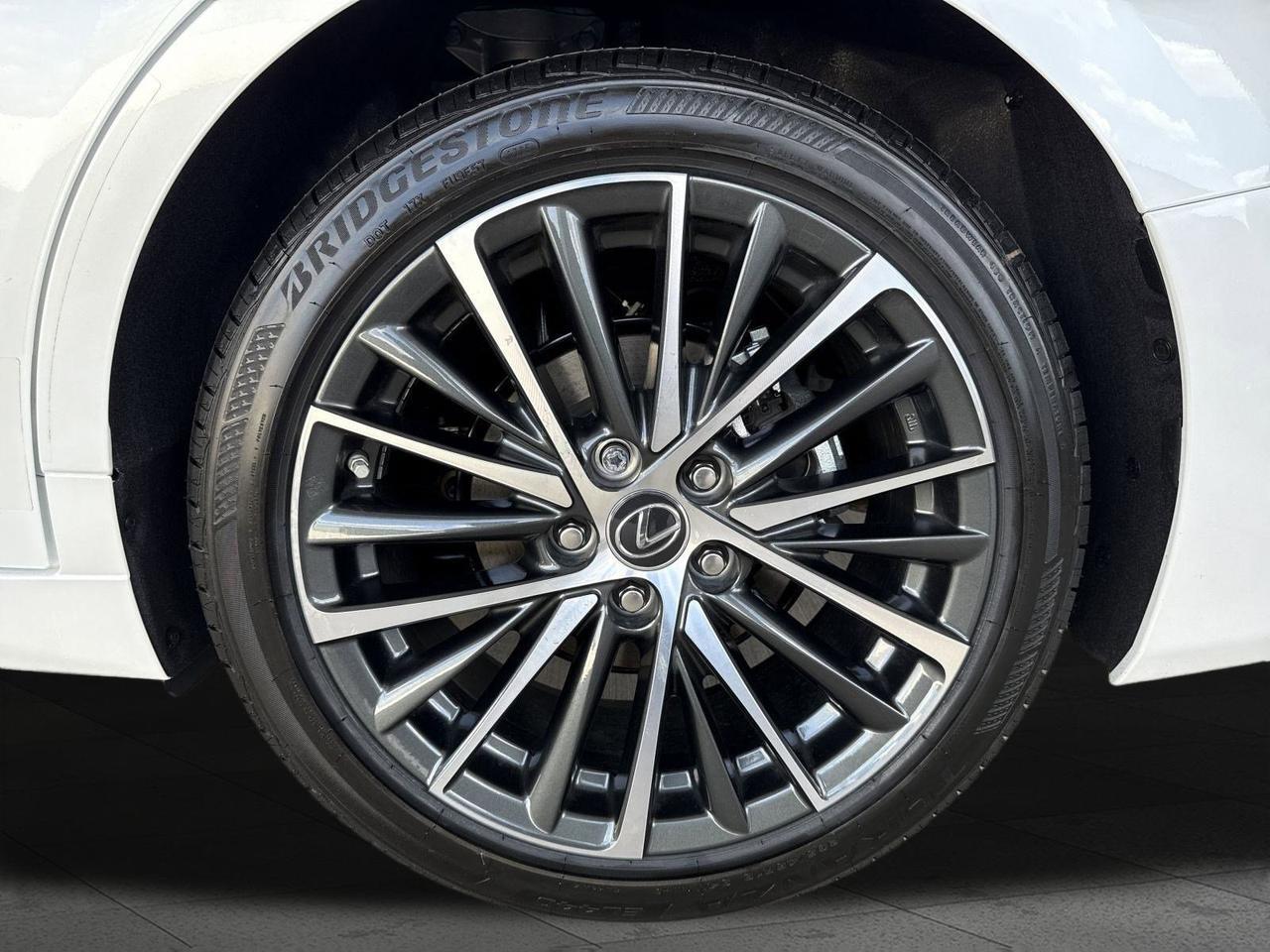 2025 Lexus ES 300h San Antonio TX