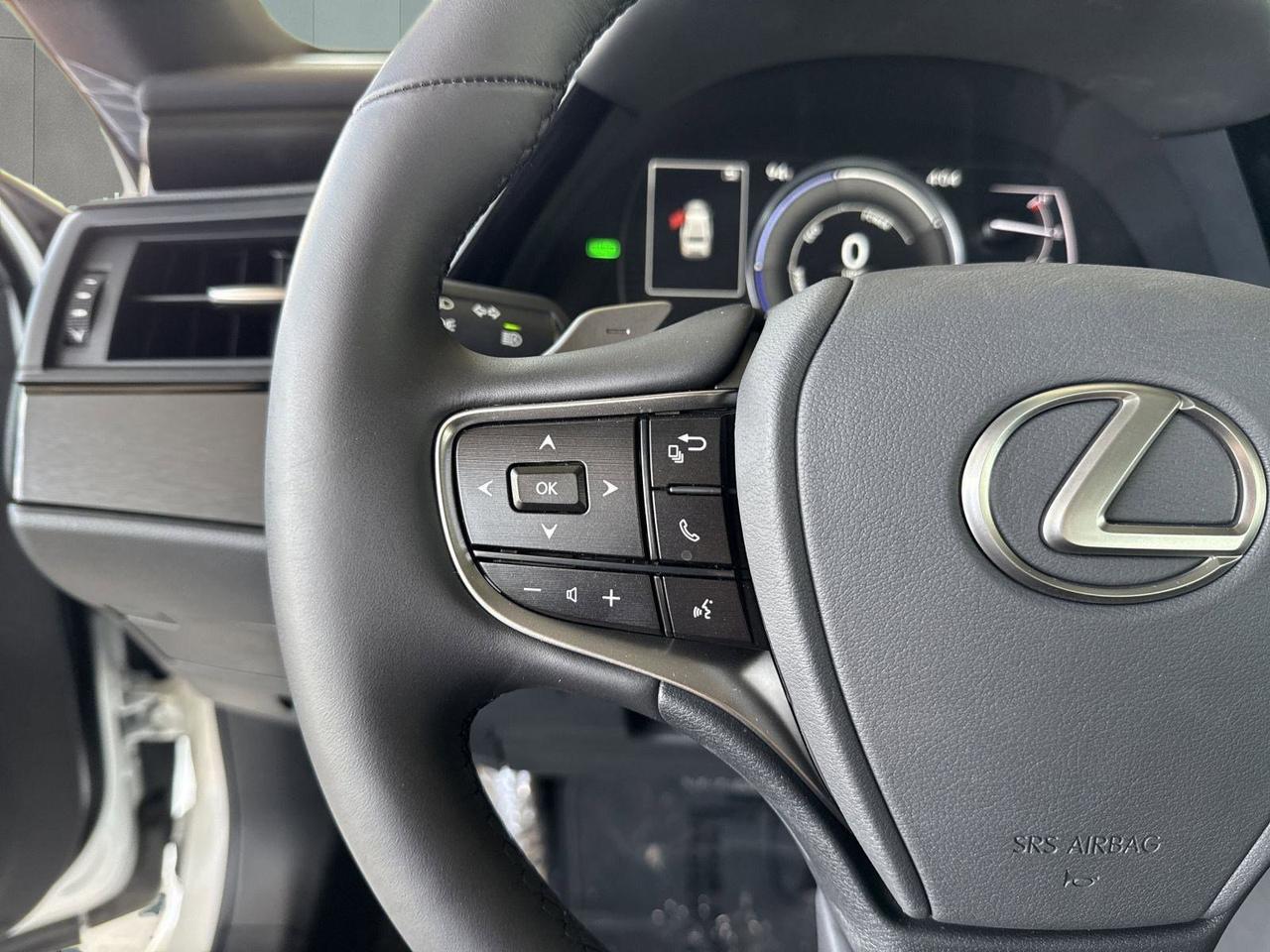 2025 Lexus ES 300h San Antonio TX