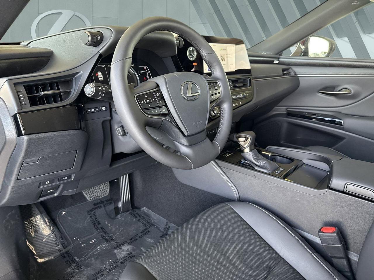 2025 Lexus ES 300h San Antonio TX