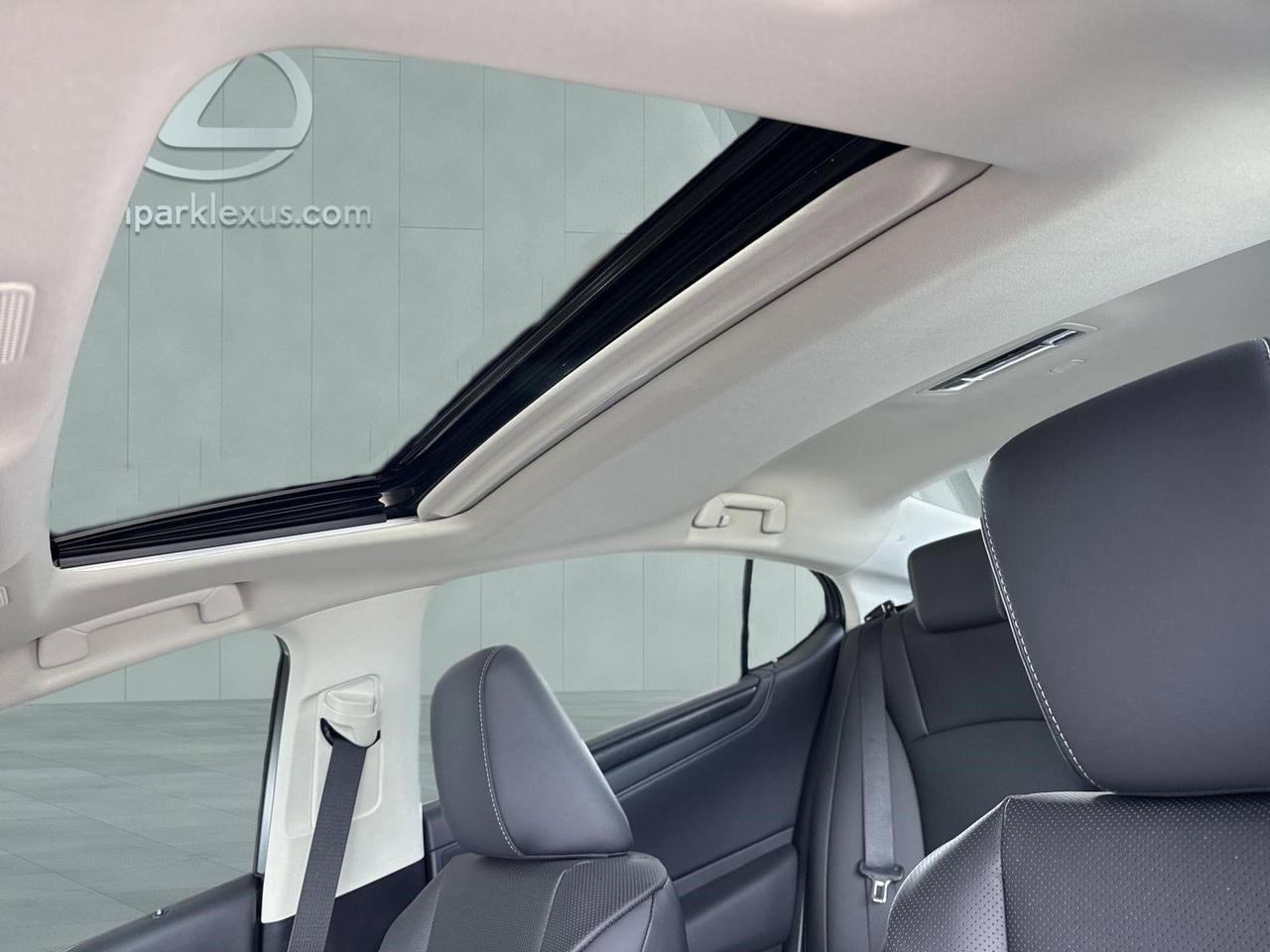 2025 Lexus ES 300h San Antonio TX