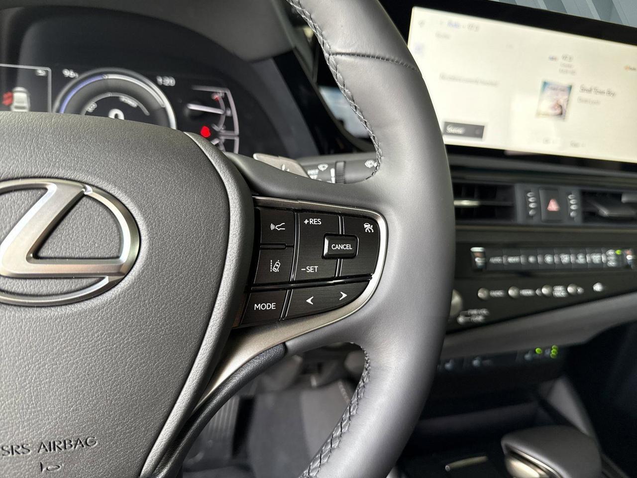 2025 Lexus ES 300h San Antonio TX
