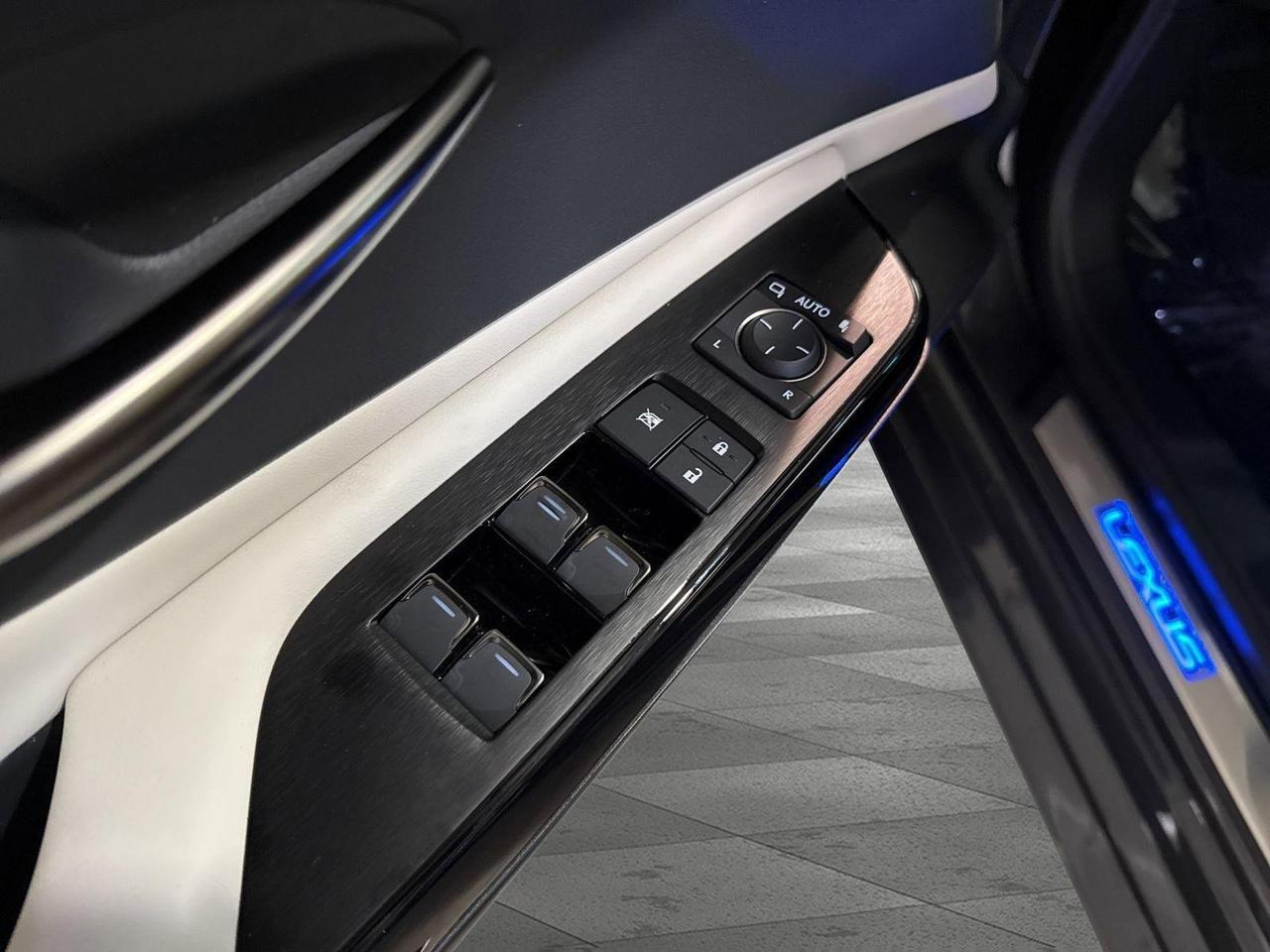 2025 Lexus ES 300h San Antonio TX