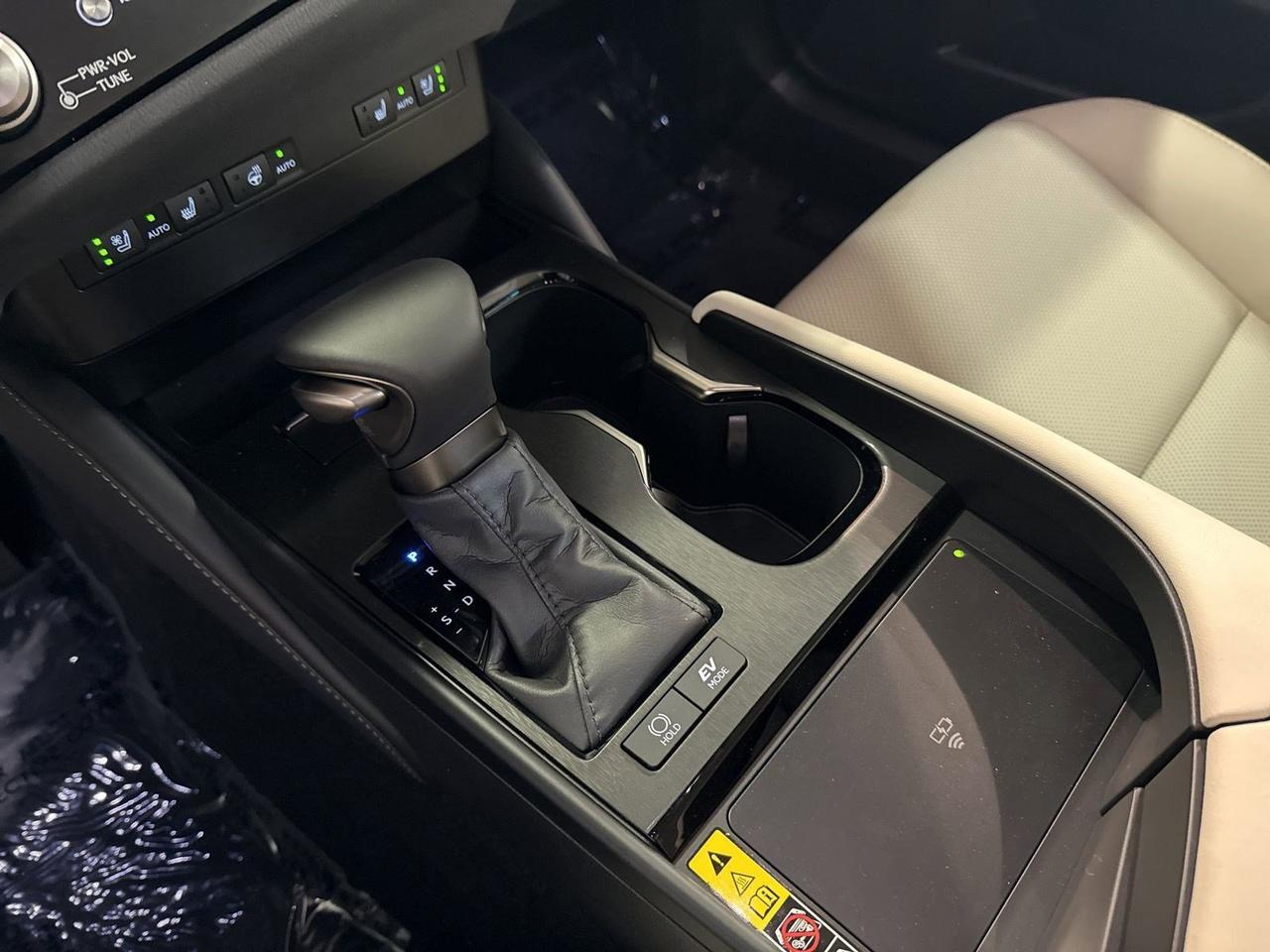 2025 Lexus ES 300h San Antonio TX