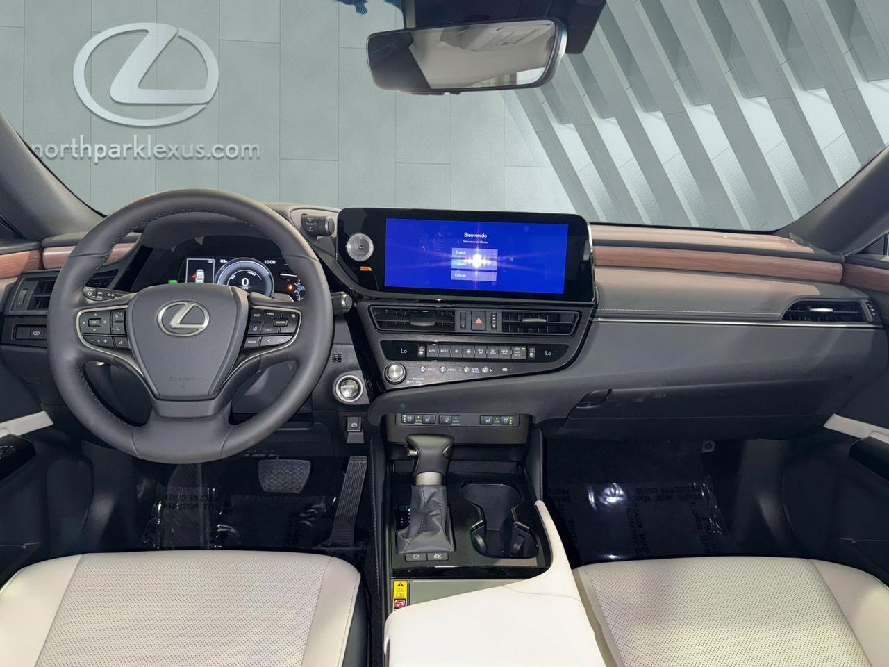2025 Lexus ES 300h San Antonio TX