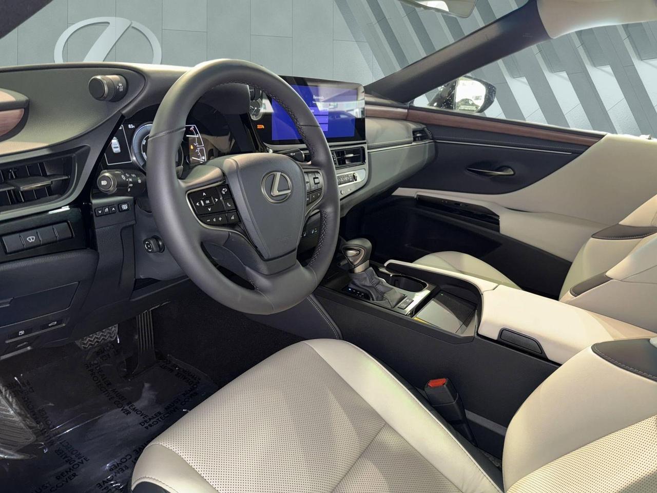 2025 Lexus ES 300h San Antonio TX
