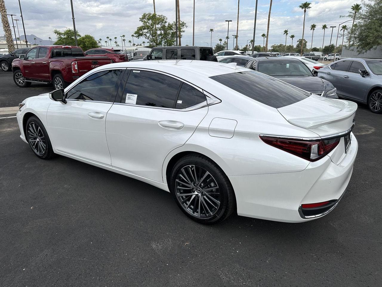 2025 Lexus ES 300h Tucson AZ