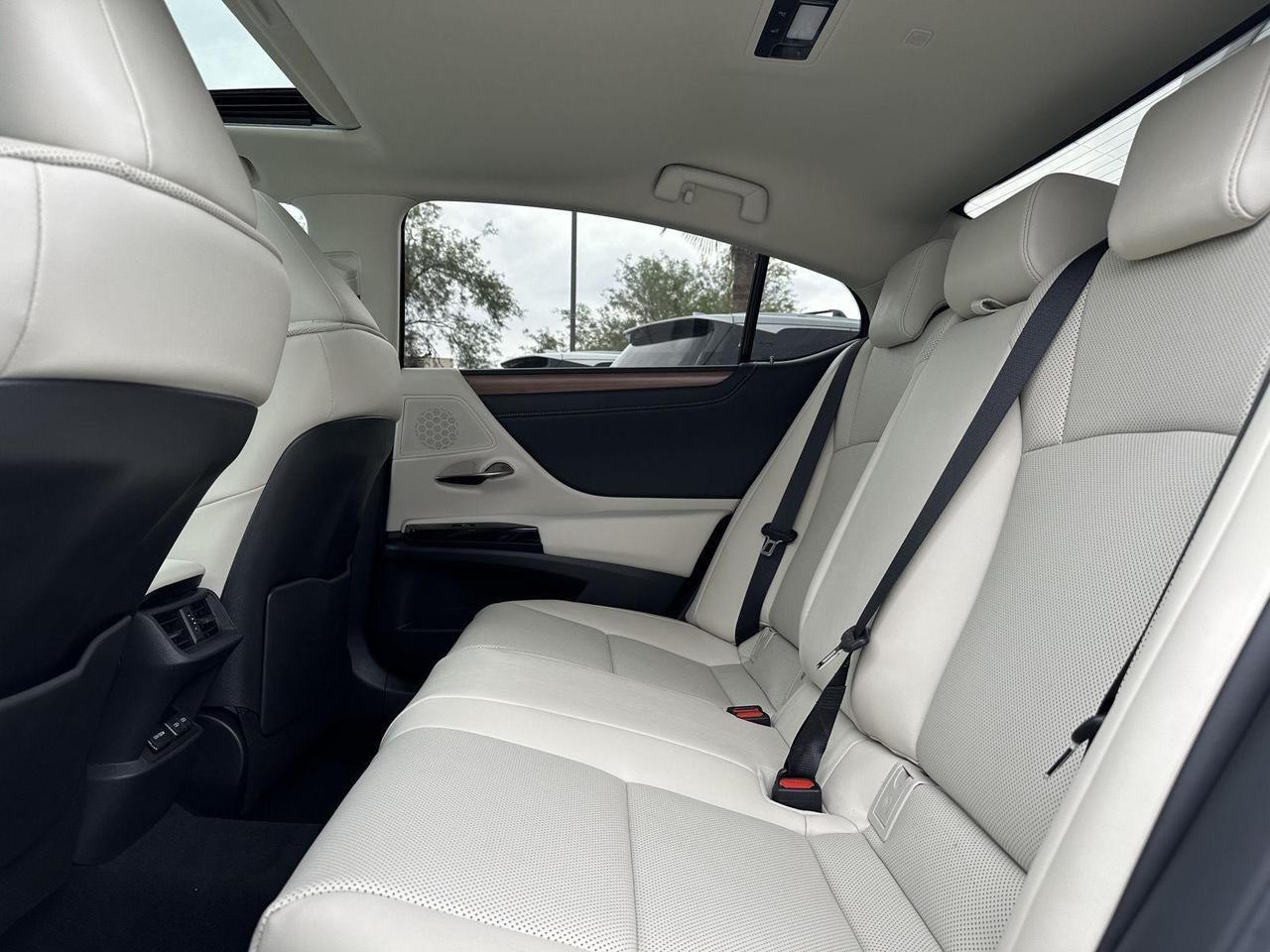 2025 Lexus ES 300h Tucson AZ