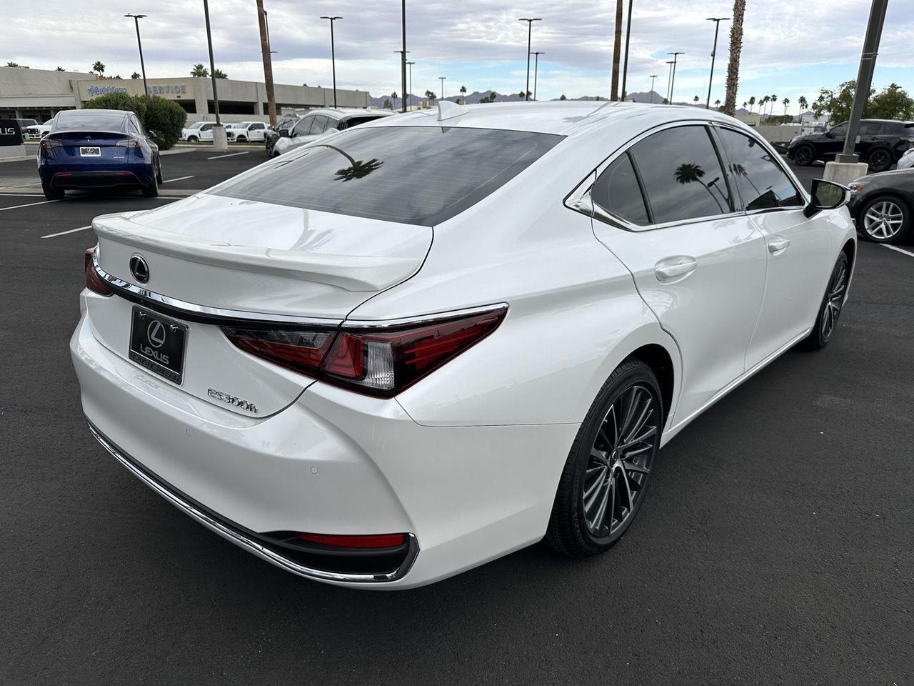 2025 Lexus ES 300h Tucson AZ