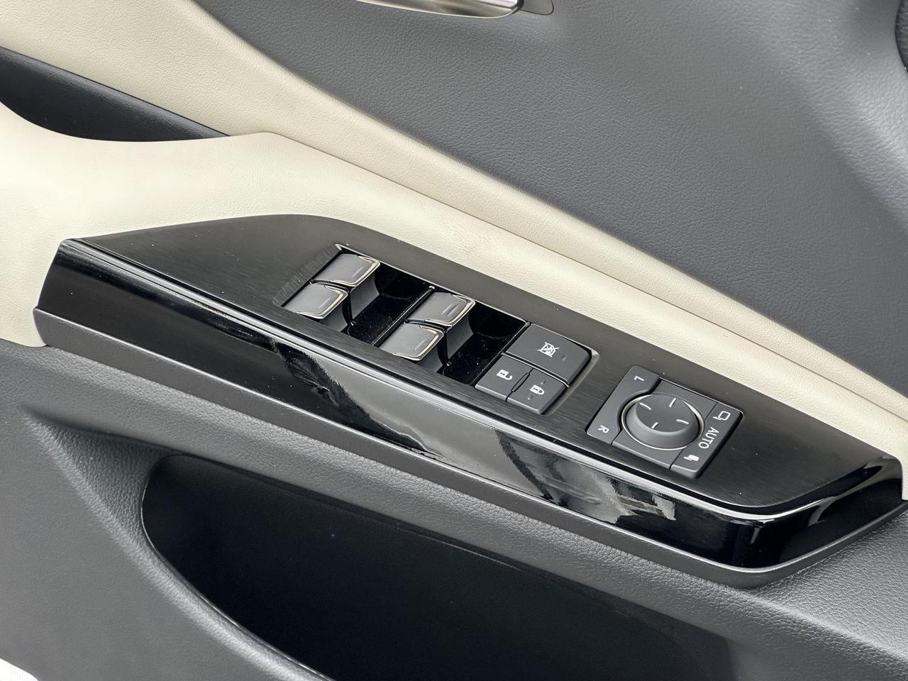 2025 Lexus ES 300h Tucson AZ