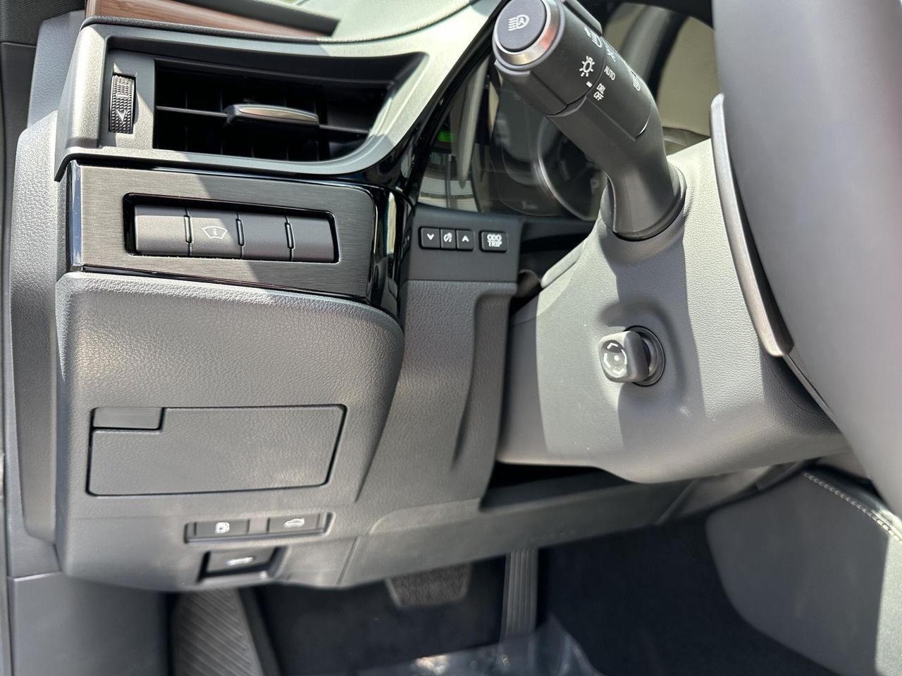 2025 Lexus ES 300h Tucson AZ
