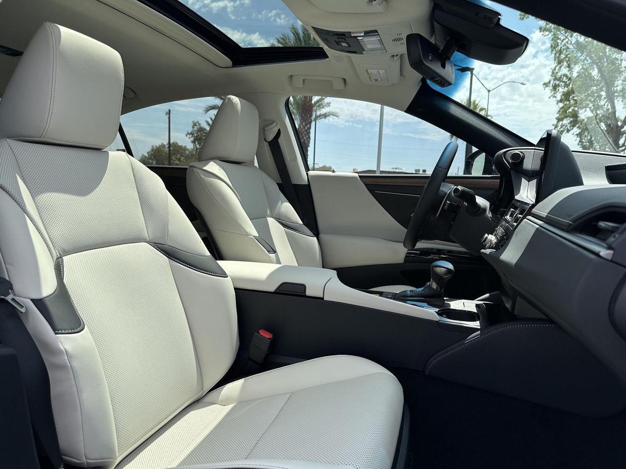 2025 Lexus ES 300h Tucson AZ