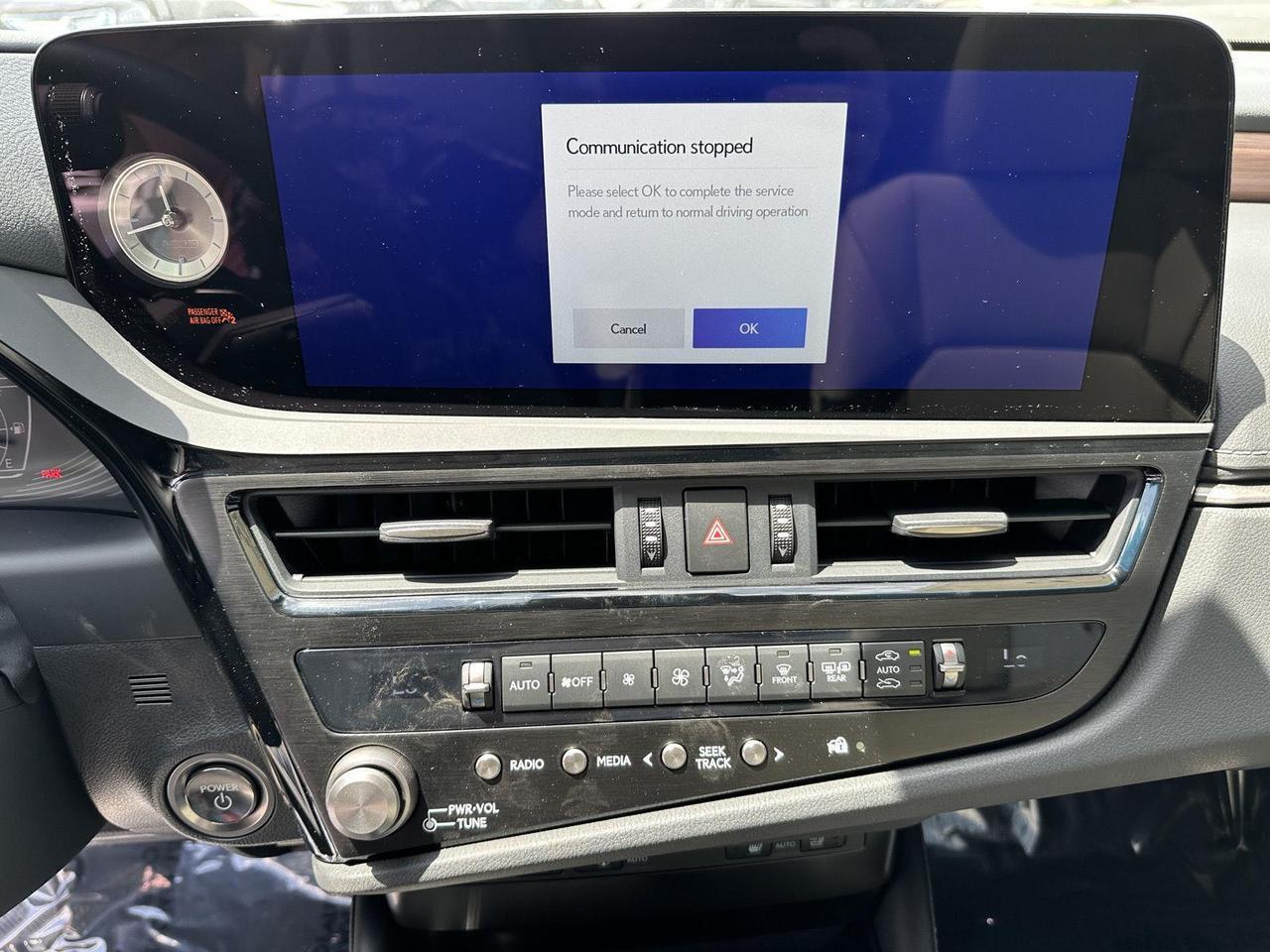 2025 Lexus ES 300h Tucson AZ