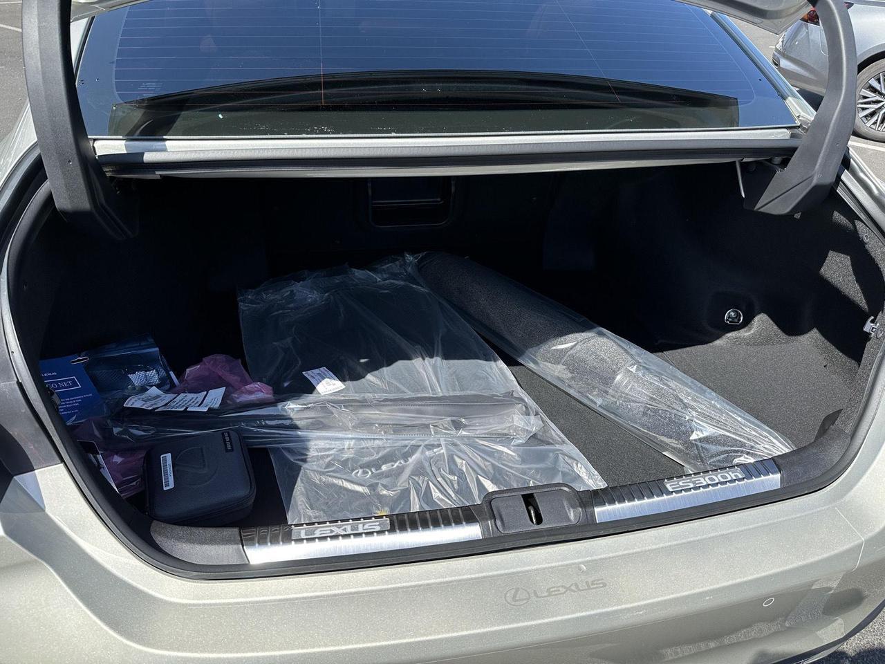 2025 Lexus ES 300h Tucson AZ