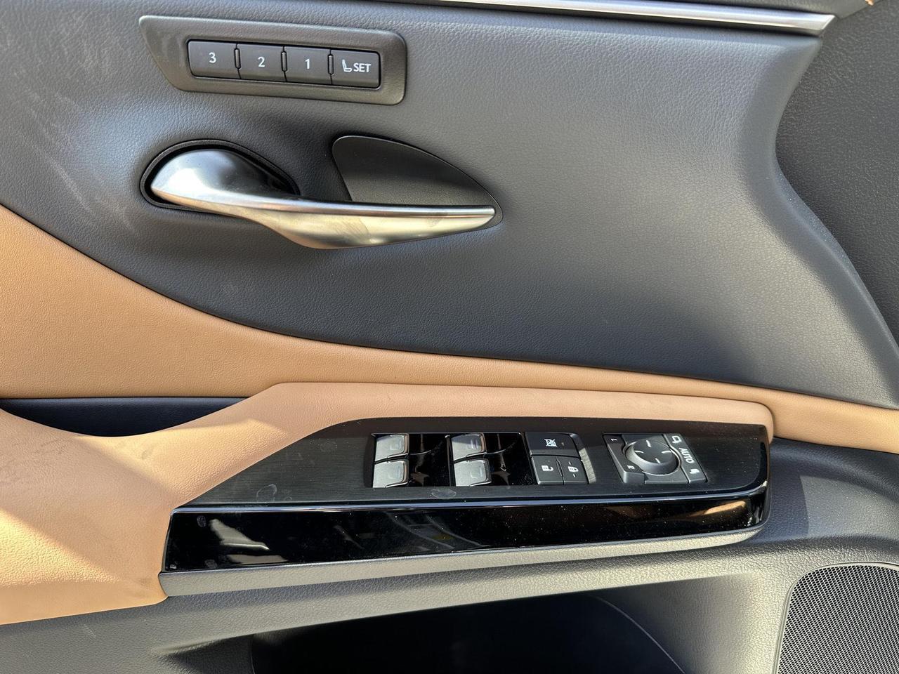 2025 Lexus ES 300h Tucson AZ