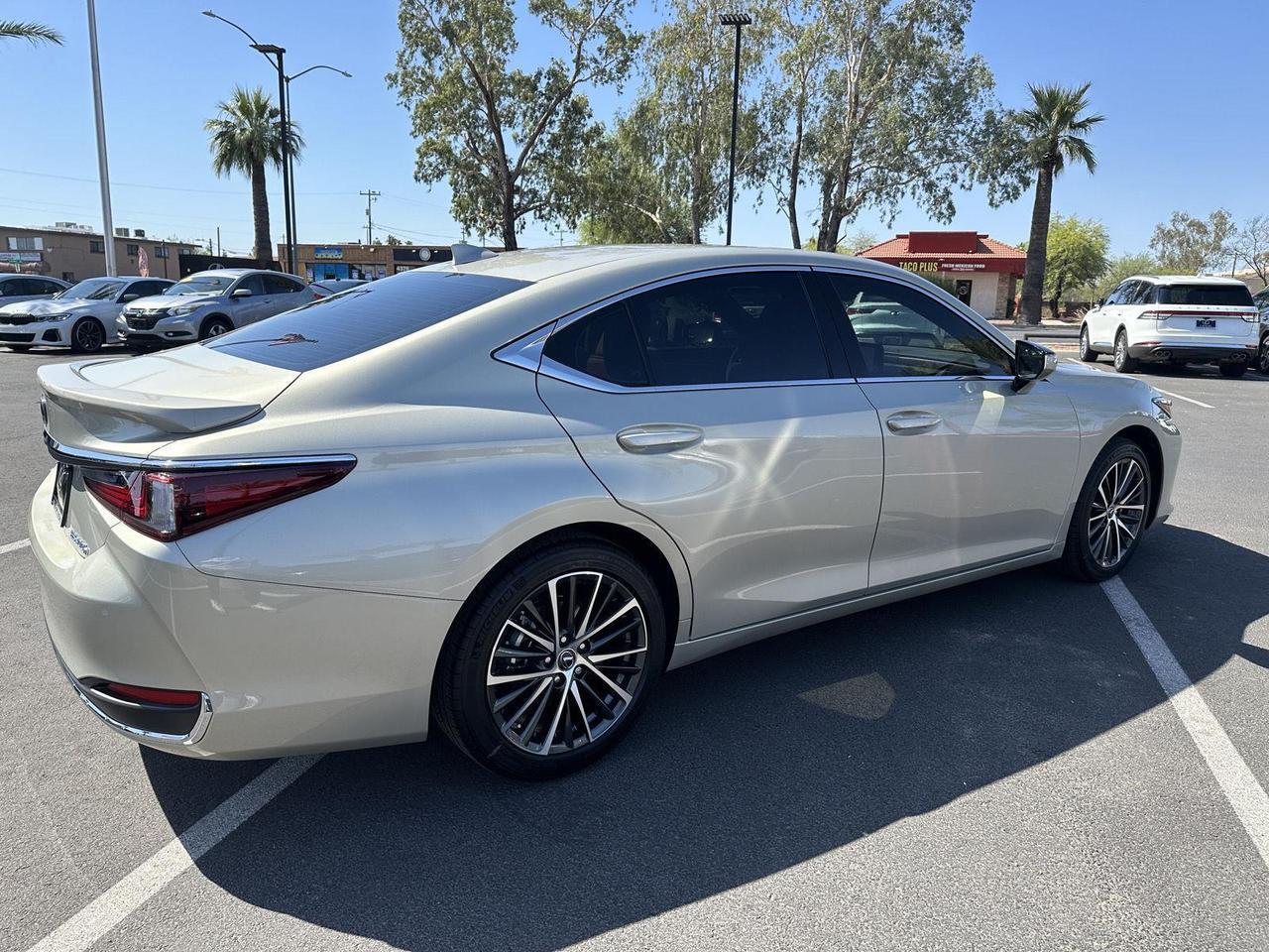 2025 Lexus ES 300h Tucson AZ