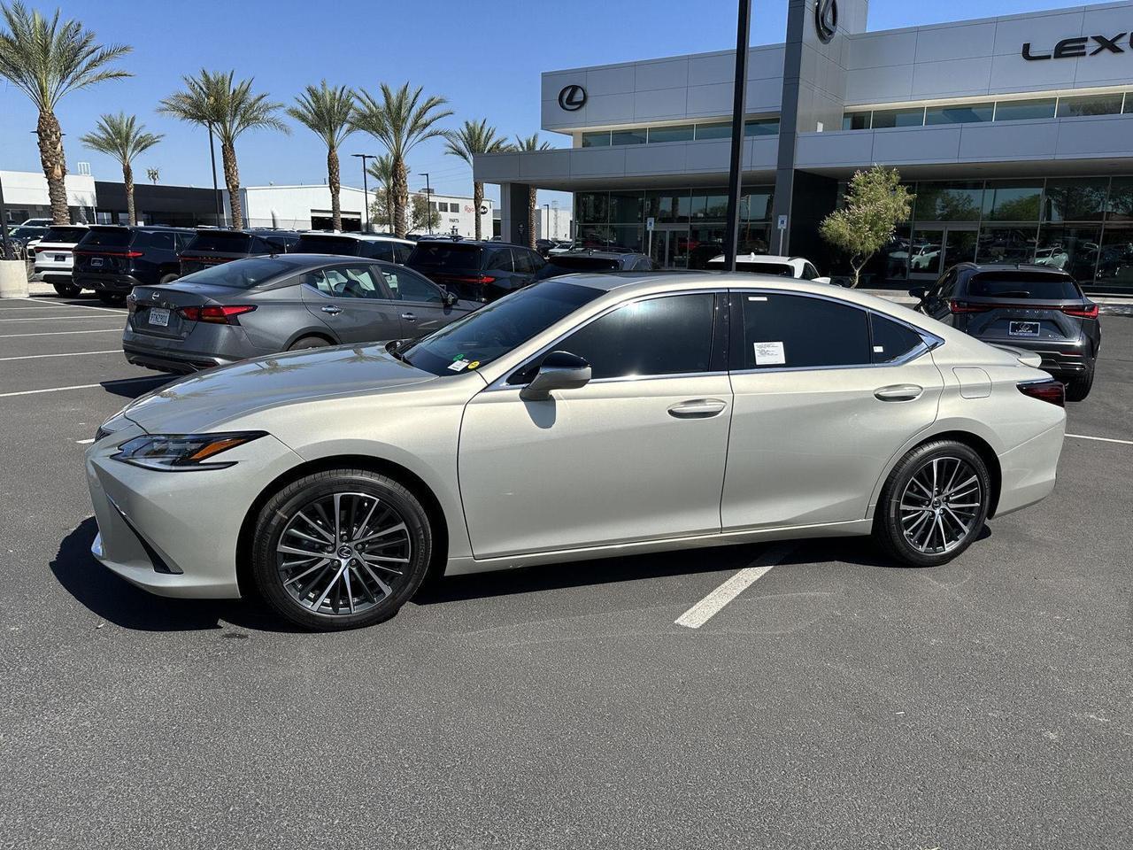 2025 Lexus ES 300h Tucson AZ