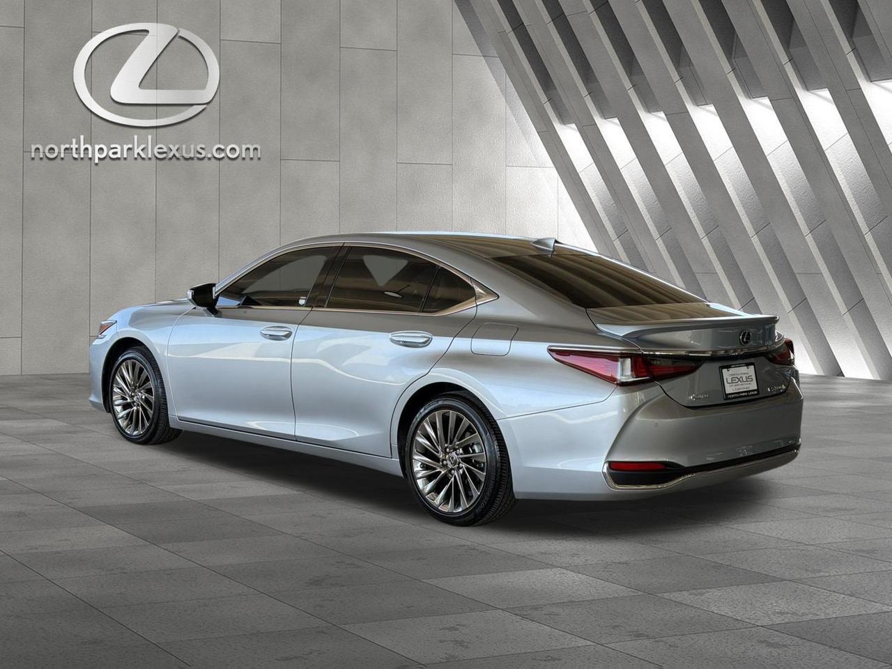 2025 Lexus ES 300h Ultra Luxury