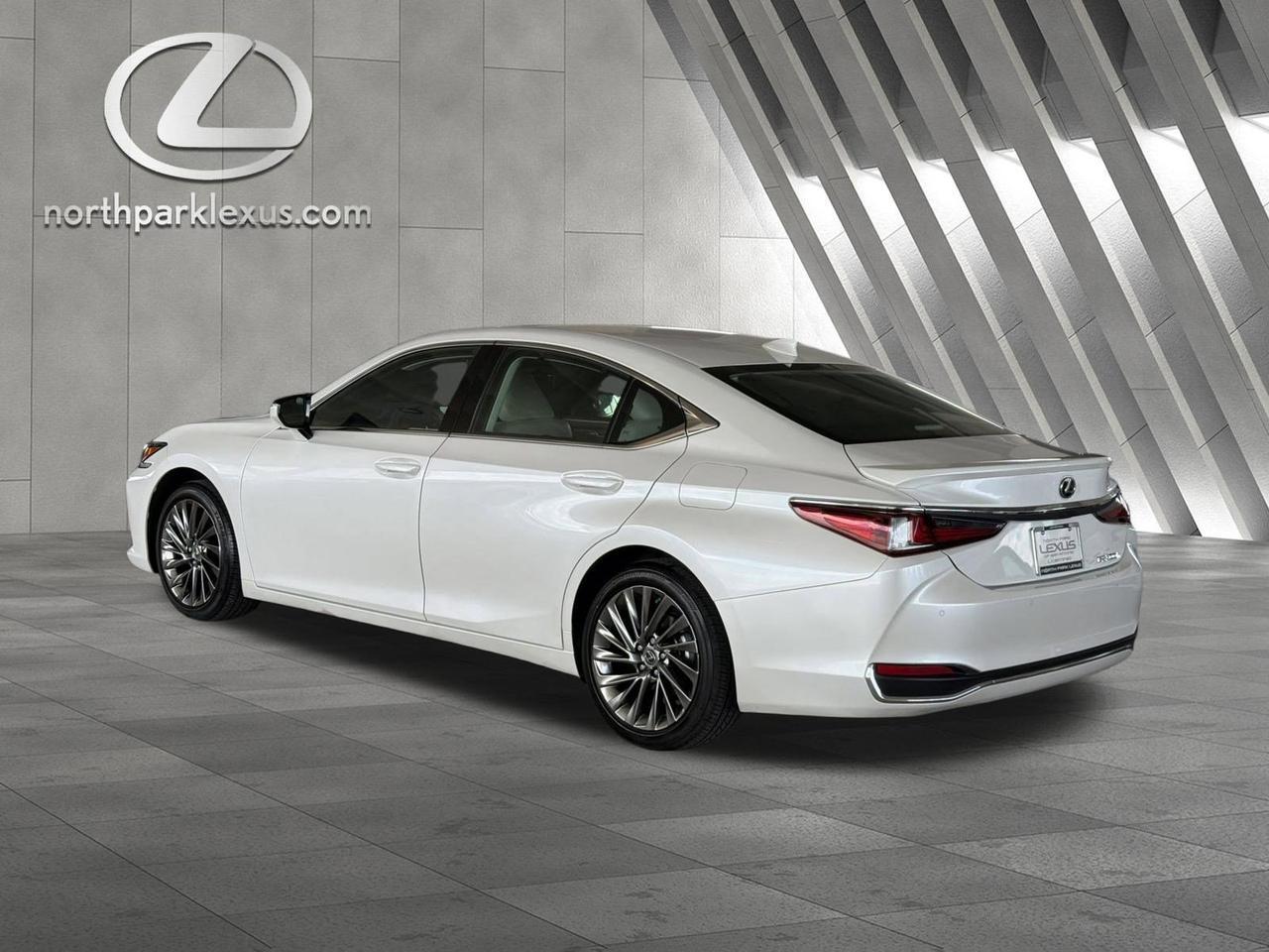 2025 Lexus ES 300h Ultra Luxury