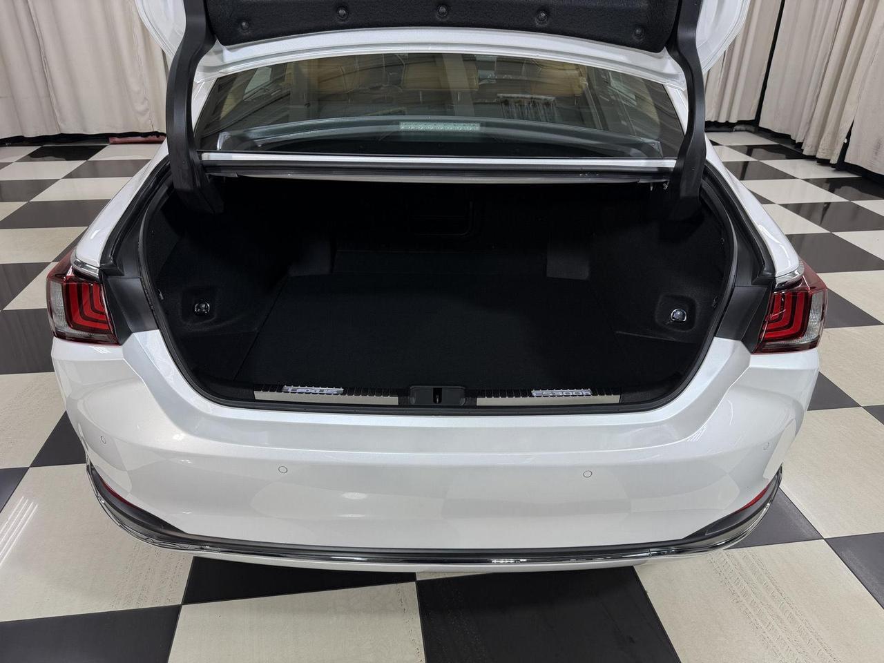 2025 Lexus ES 300h Ultra Luxury Annapolis MD