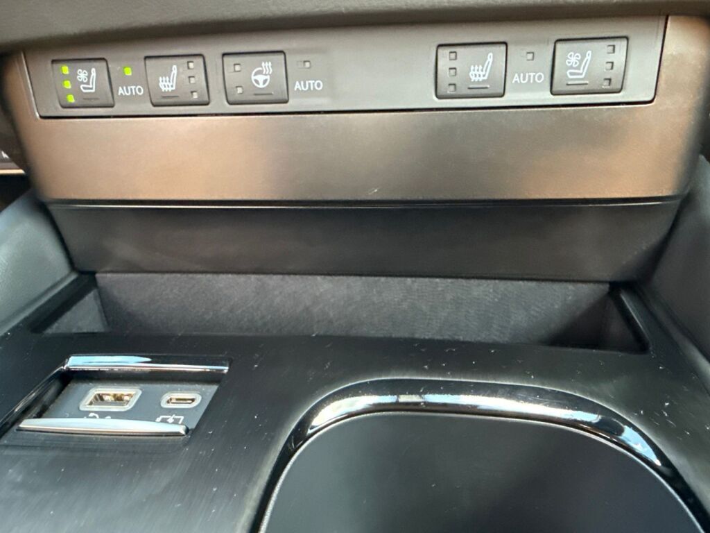 2025 Lexus ES 300h Richmond VA