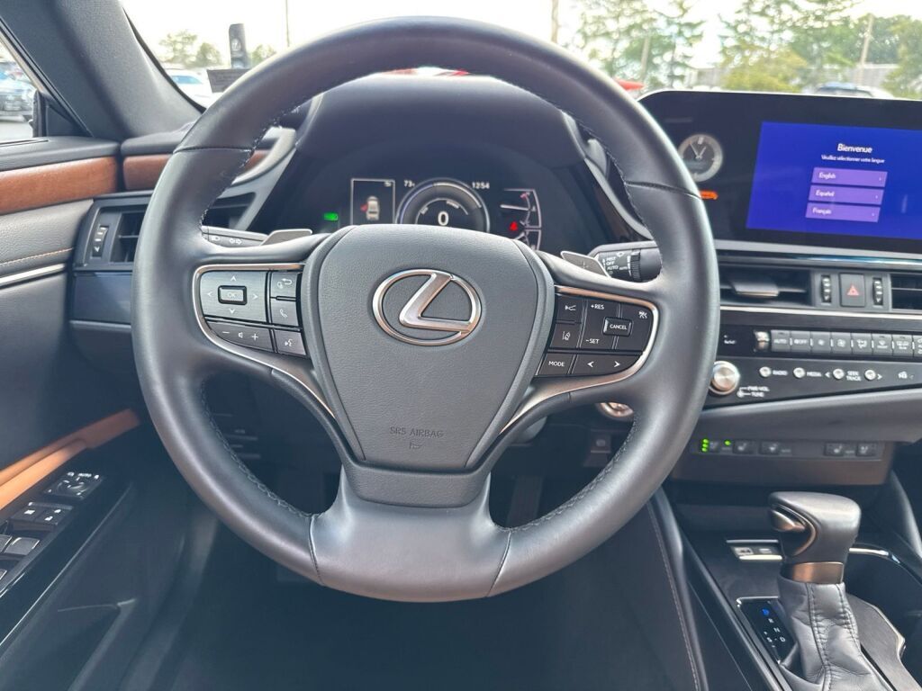 2025 Lexus ES 300h Richmond VA