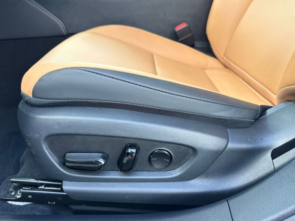 2025 Lexus ES 300h Richmond VA