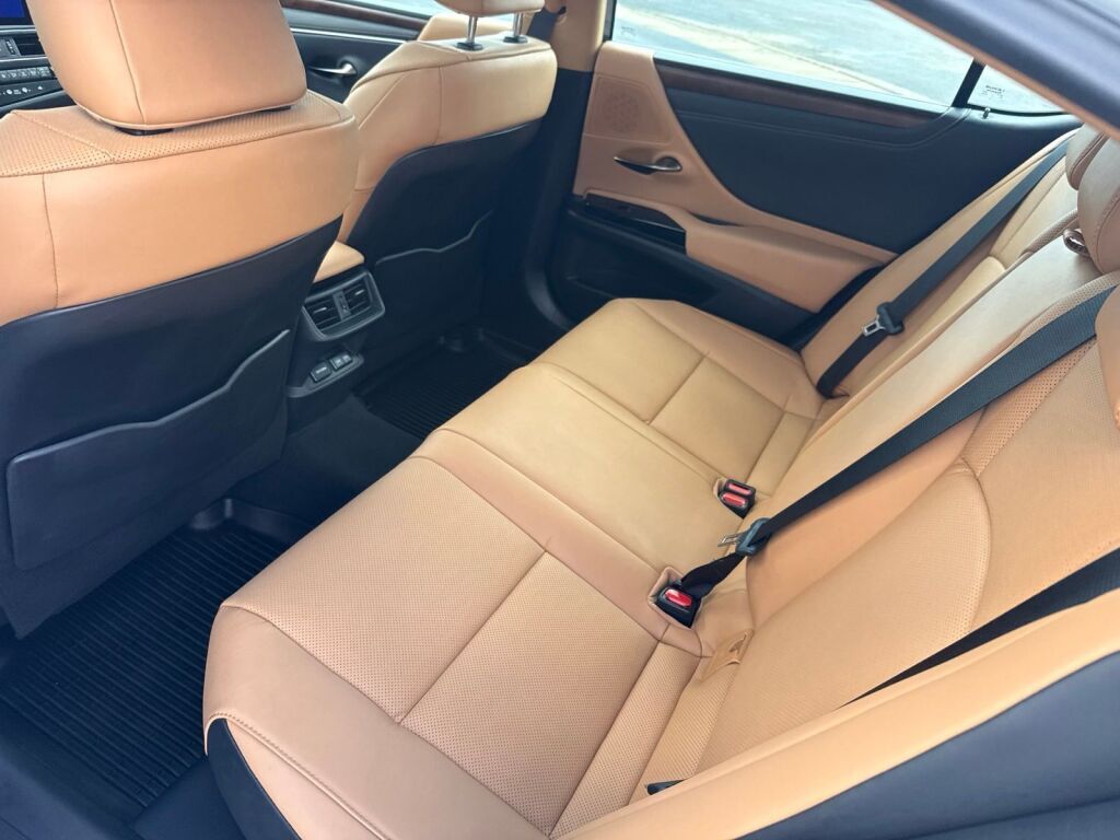 2025 Lexus ES 300h Richmond VA