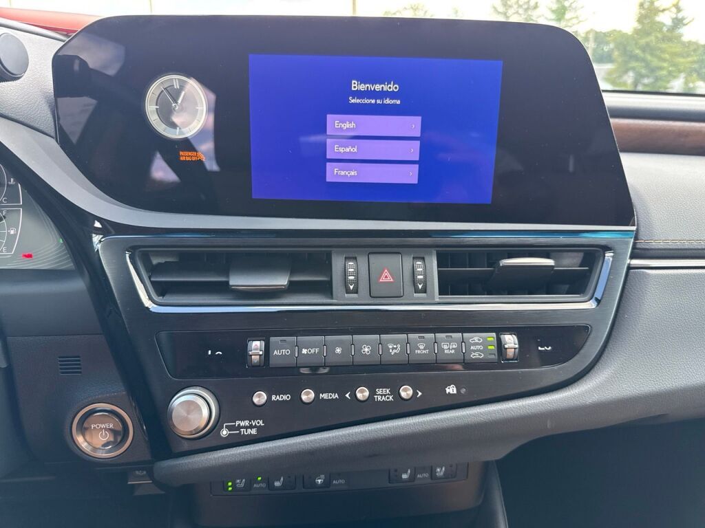 2025 Lexus ES 300h Richmond VA
