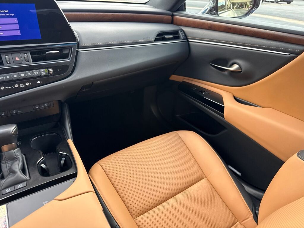 2025 Lexus ES 300h Richmond VA