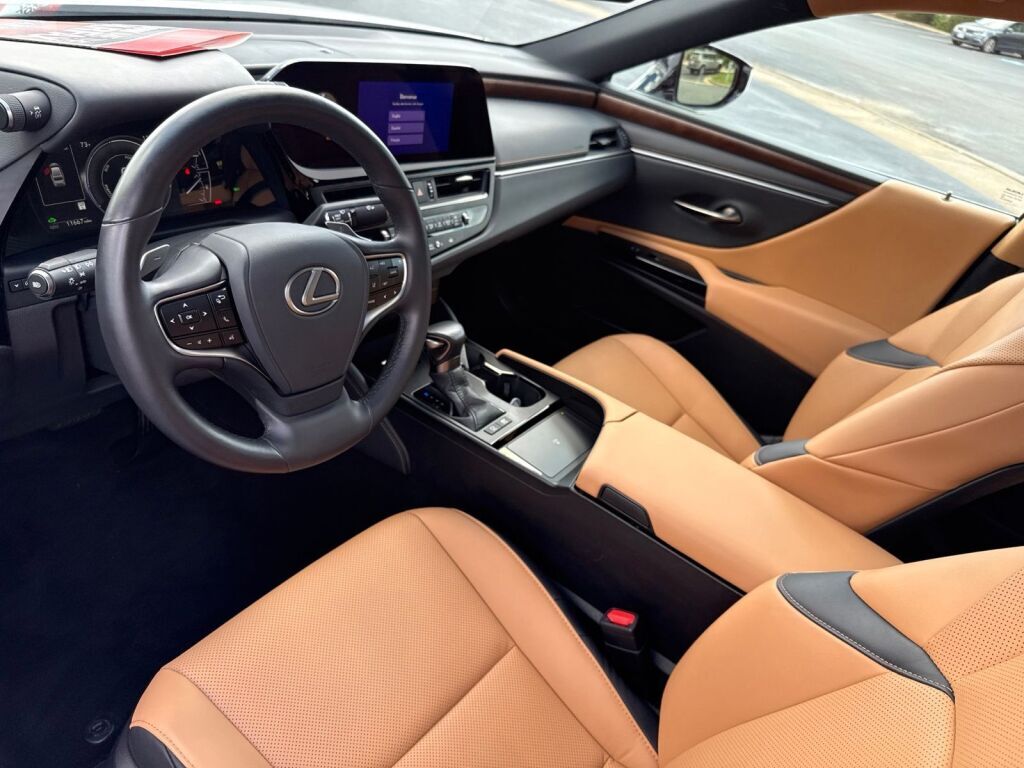 2025 Lexus ES 300h Richmond VA
