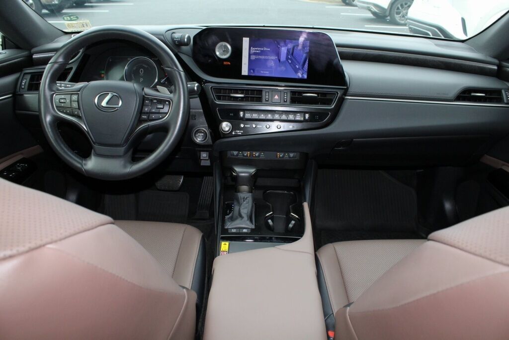 2025 Lexus ES 300h Richmond VA