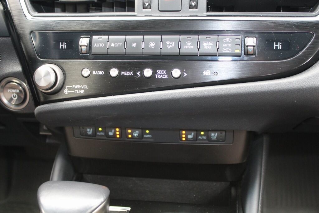 2025 Lexus ES 300h Richmond VA