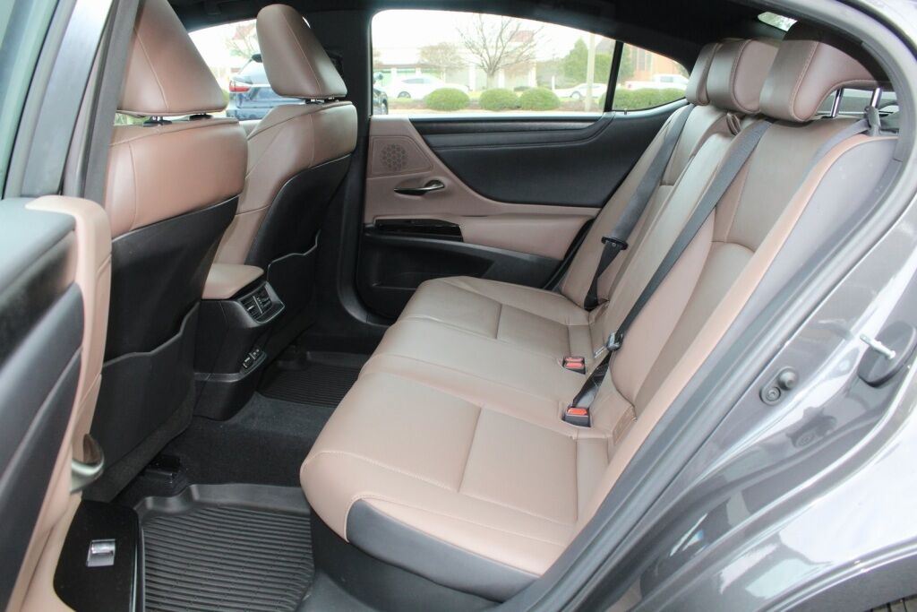 2025 Lexus ES 300h Richmond VA