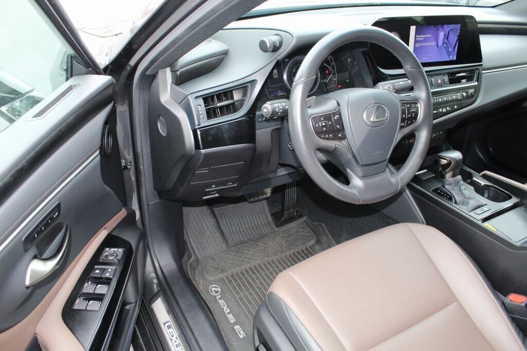2025 Lexus ES 300h Richmond VA