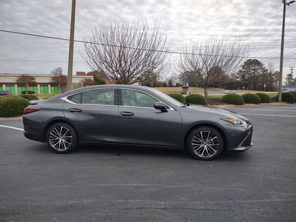 2025 Lexus ES 300h Richmond VA