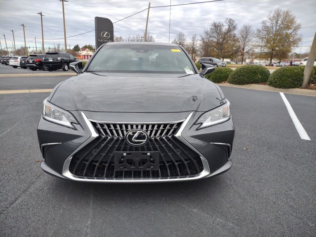 2025 Lexus ES 300h Richmond VA