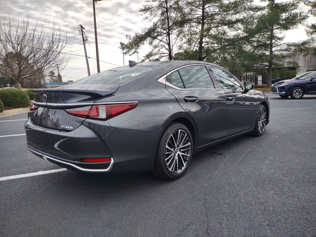 2025 Lexus ES 300h Richmond VA
