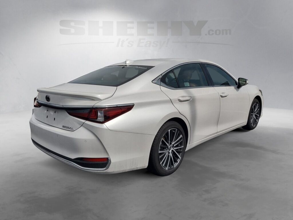 2025 Lexus ES 300h Richmond VA