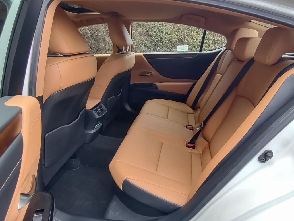 2025 Lexus ES 300h Richmond VA