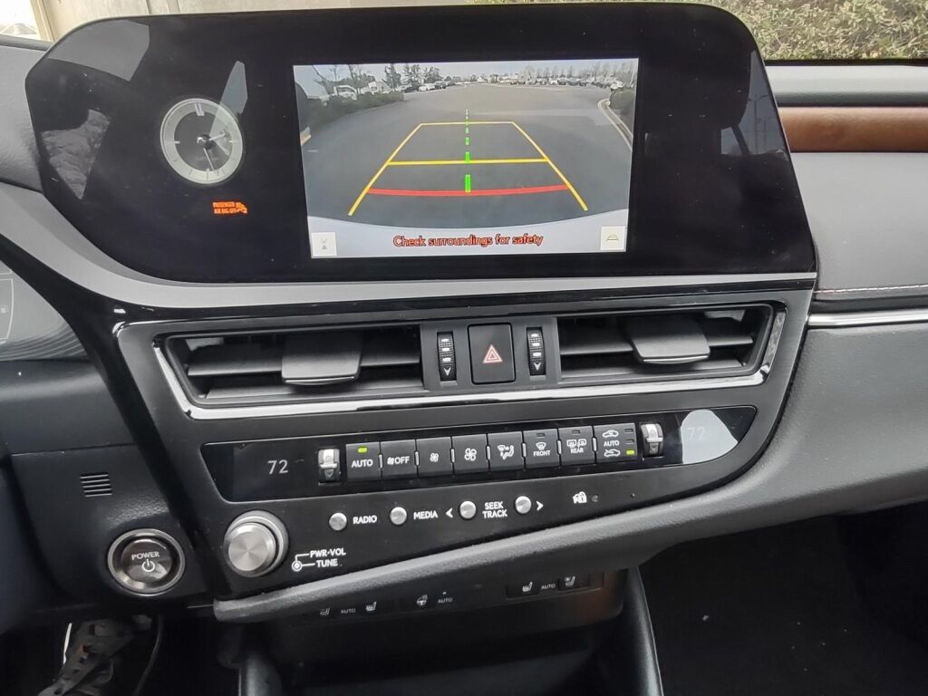 2025 Lexus ES 300h Richmond VA