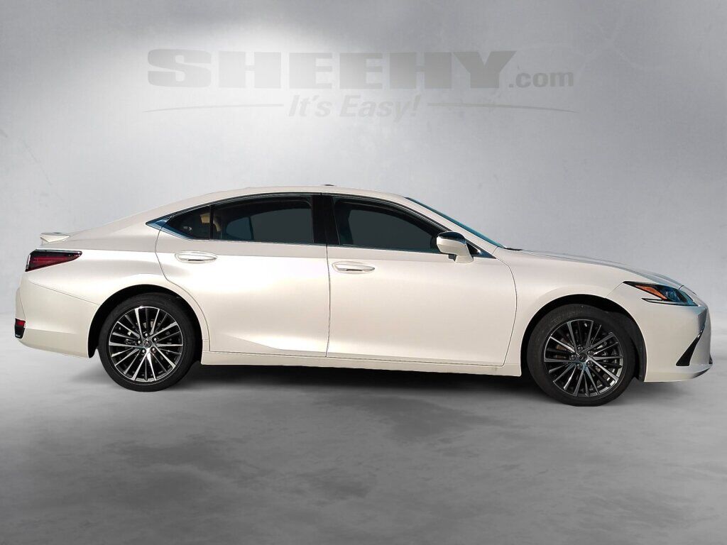 2025 Lexus ES 300h Richmond VA