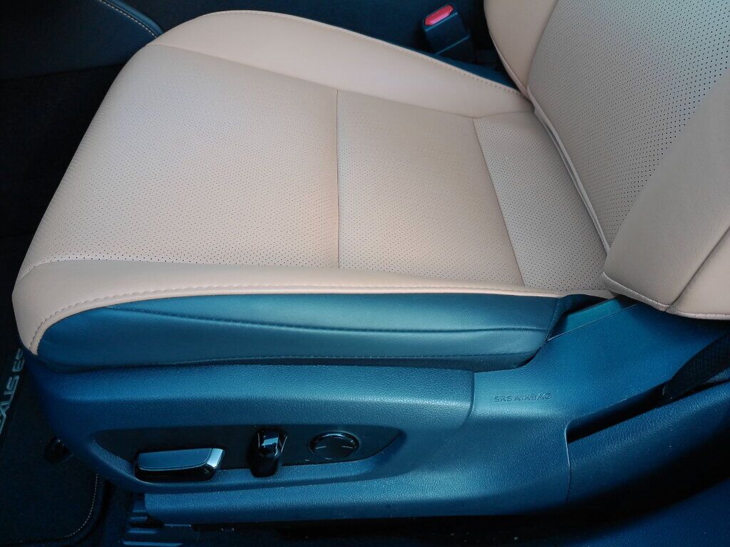 2025 Lexus ES 300h Richmond VA