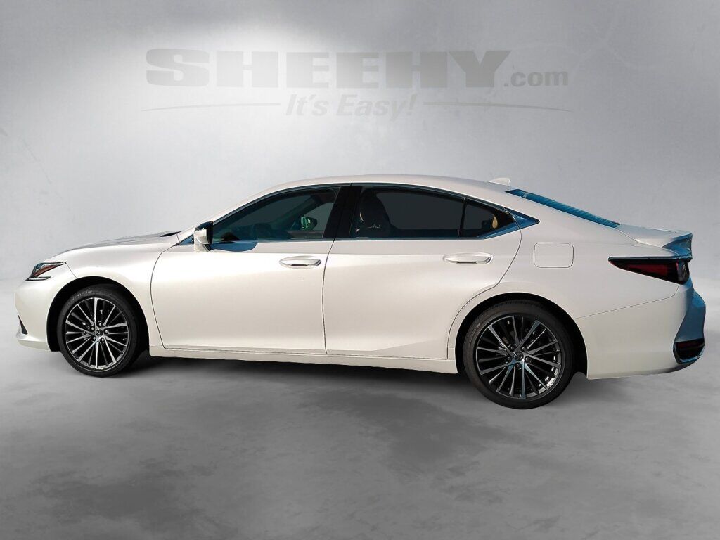 2025 Lexus ES 300h Richmond VA