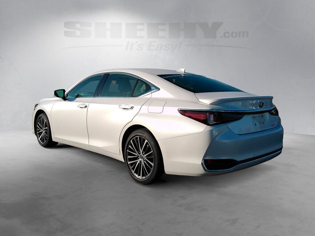 2025 Lexus ES 300h Richmond VA