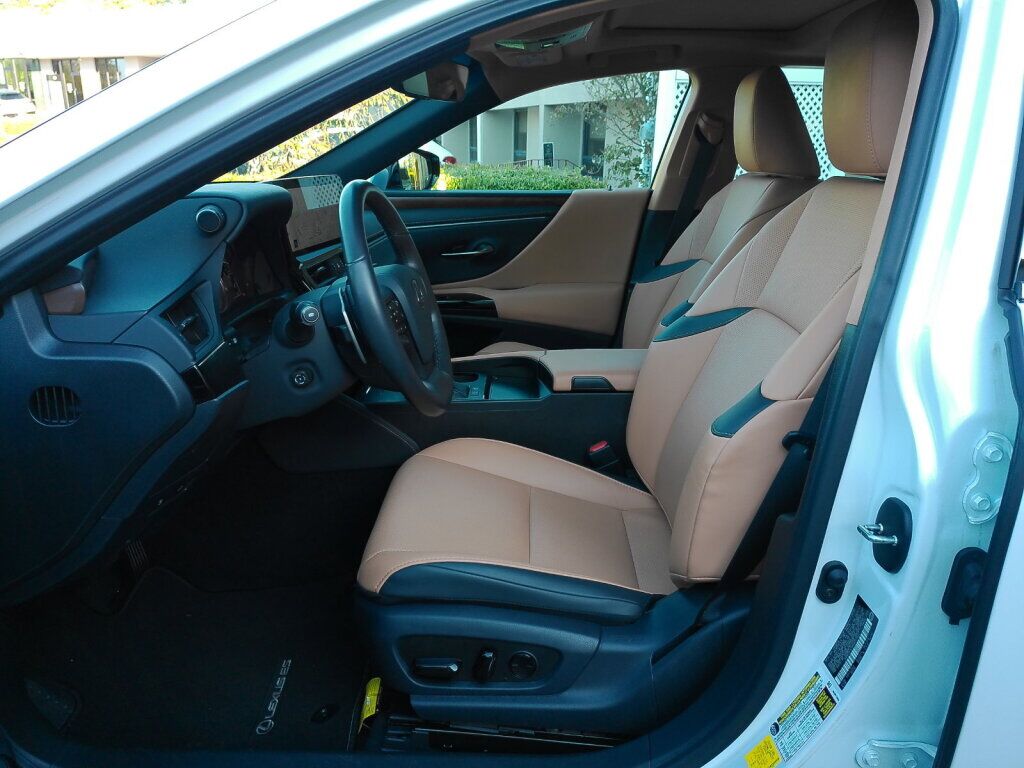 2025 Lexus ES 300h Richmond VA