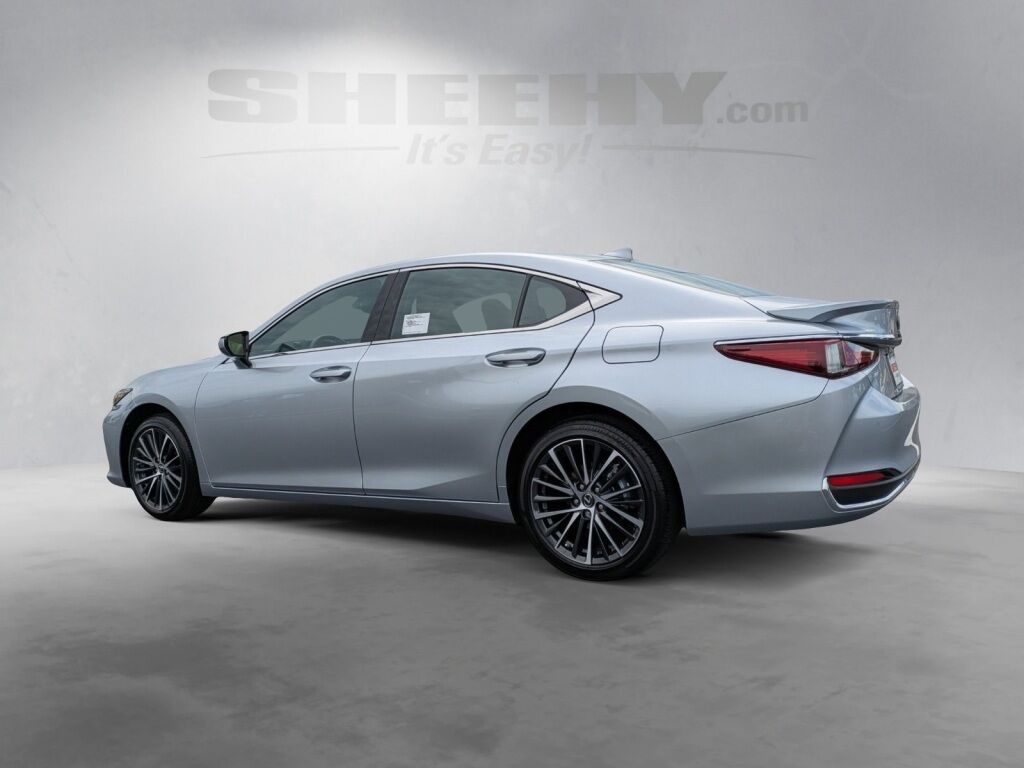 2025 Lexus ES 300h Richmond VA