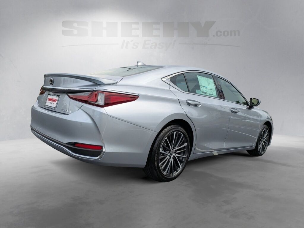 2025 Lexus ES 300h Richmond VA